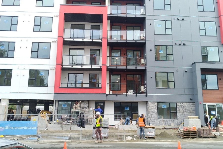 A exterior view of 815 Orono Ave, a commercial project, designed by Alan Lowe Architecture.